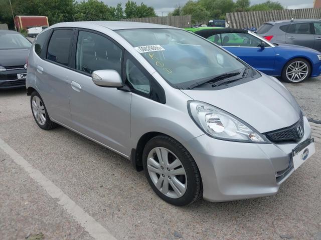 2013 HONDA JAZZ ES +