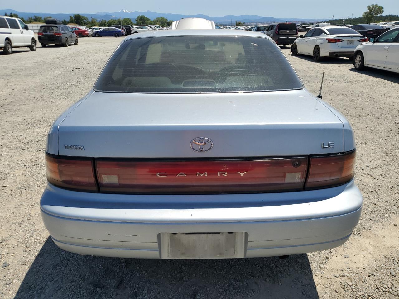 1994 Toyota Camry Le VIN: 4T1SK12E1RU365256 Lot: 61984705