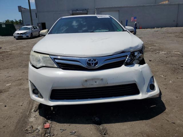  TOYOTA CAMRY 2013 Biały