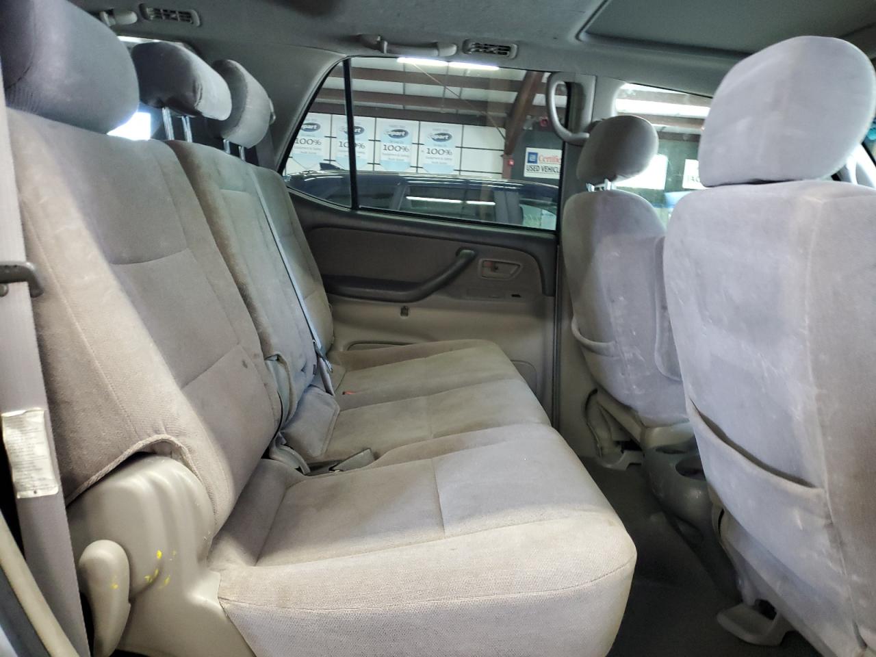 2004 Toyota Sequoia Sr5 VIN: 5TDBT44A84S207880 Lot: 62682115
