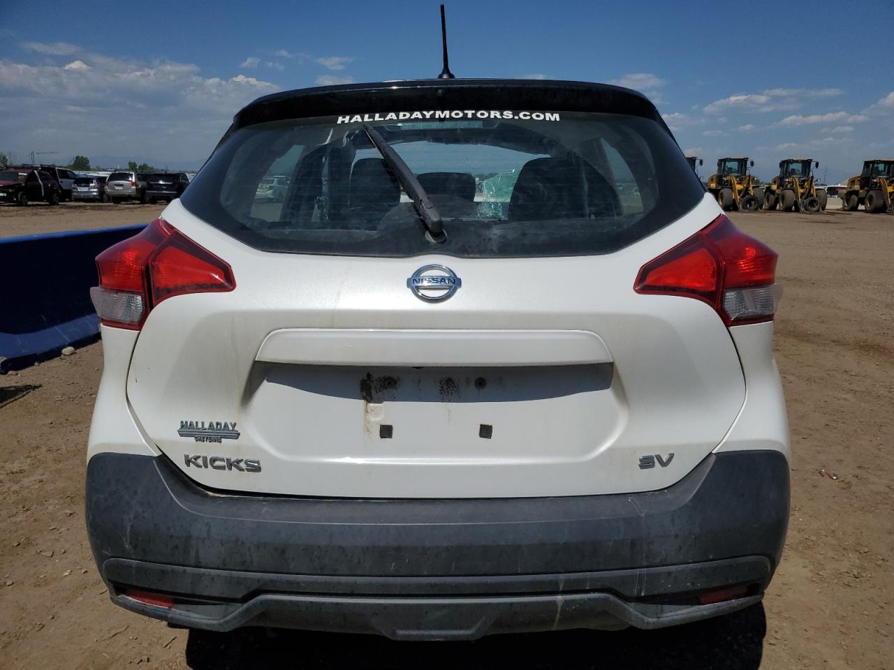 2018 Nissan Kicks S VIN: 3N1CP5CU7JL537010 Lot: 62675005