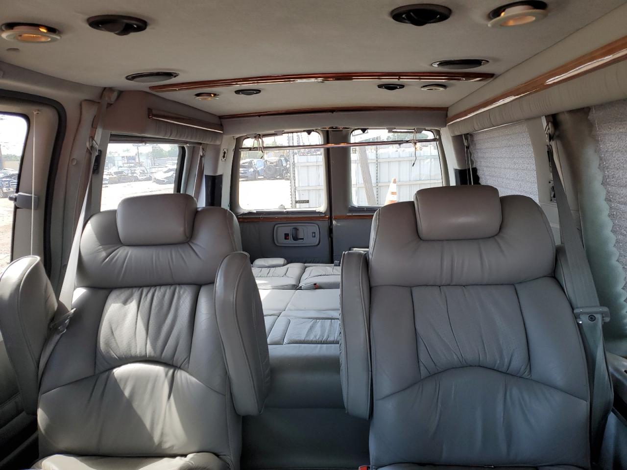 2000 Chevrolet Express G1500 VIN: 1GBFG15R6Y1185264 Lot: 61132965