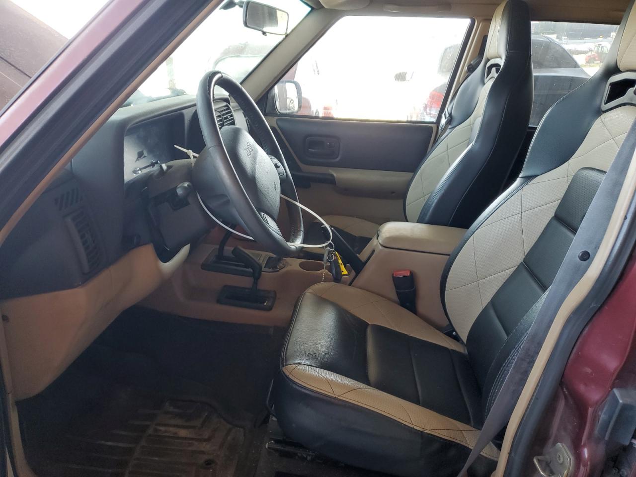 2000 Jeep Cherokee Classic VIN: 1J4FF58S8YL135534 Lot: 62211335