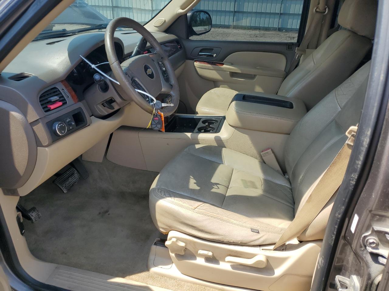 2014 Chevrolet Suburban C1500 Ls VIN: 1GNSCHE05ER240761 Lot: 61916395