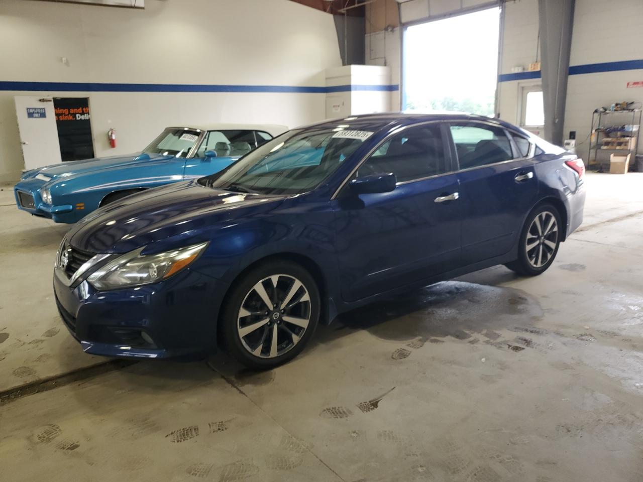 2016 Nissan Altima 3.5Sl for Sale in Sandston, VA - Minor Dent/Scratches