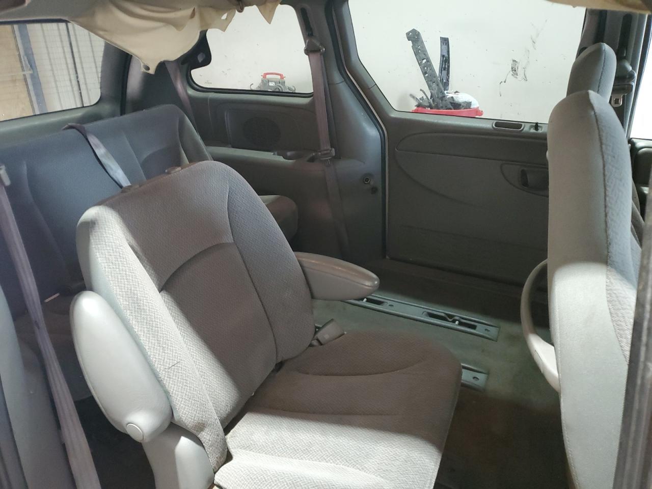 2005 Dodge Caravan Sxt VIN: 1D4GP45RX5B165500 Lot: 59680105