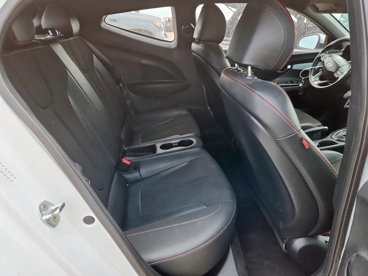 2019 Hyundai Veloster Base VIN: KMHTG6AF2KU004346 Lot: 61103045