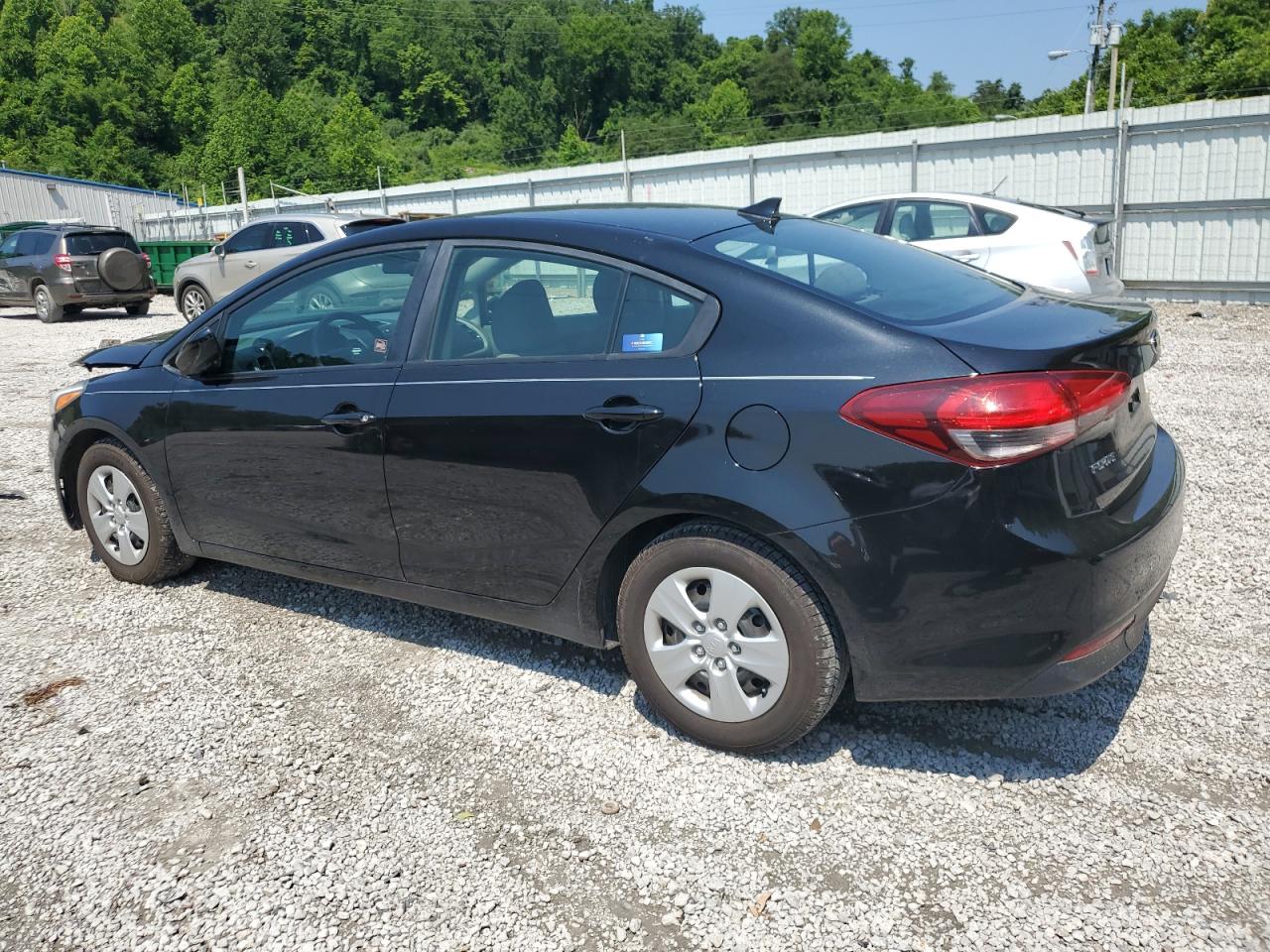 KIA FORTE 2017 VIN 3KPFK4A71HE066146 фото 2