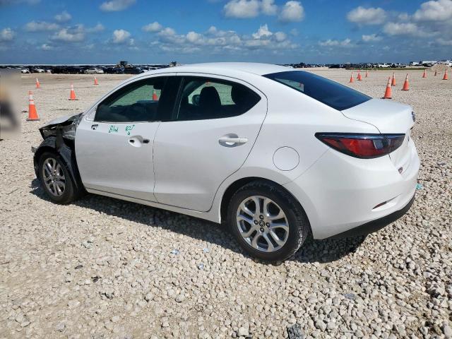  TOYOTA YARIS 2017 Biały