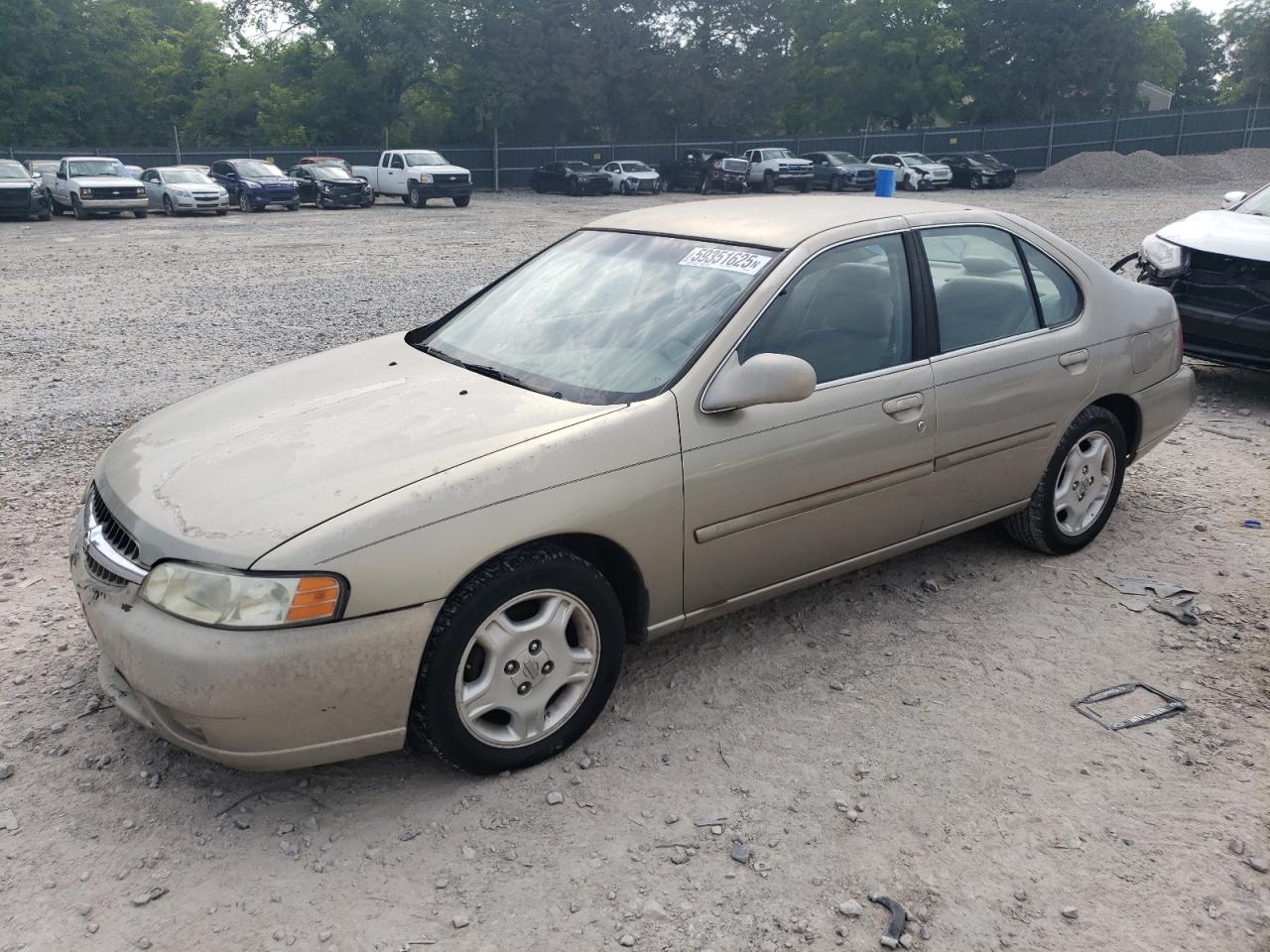 2000 Nissan Altima Xe