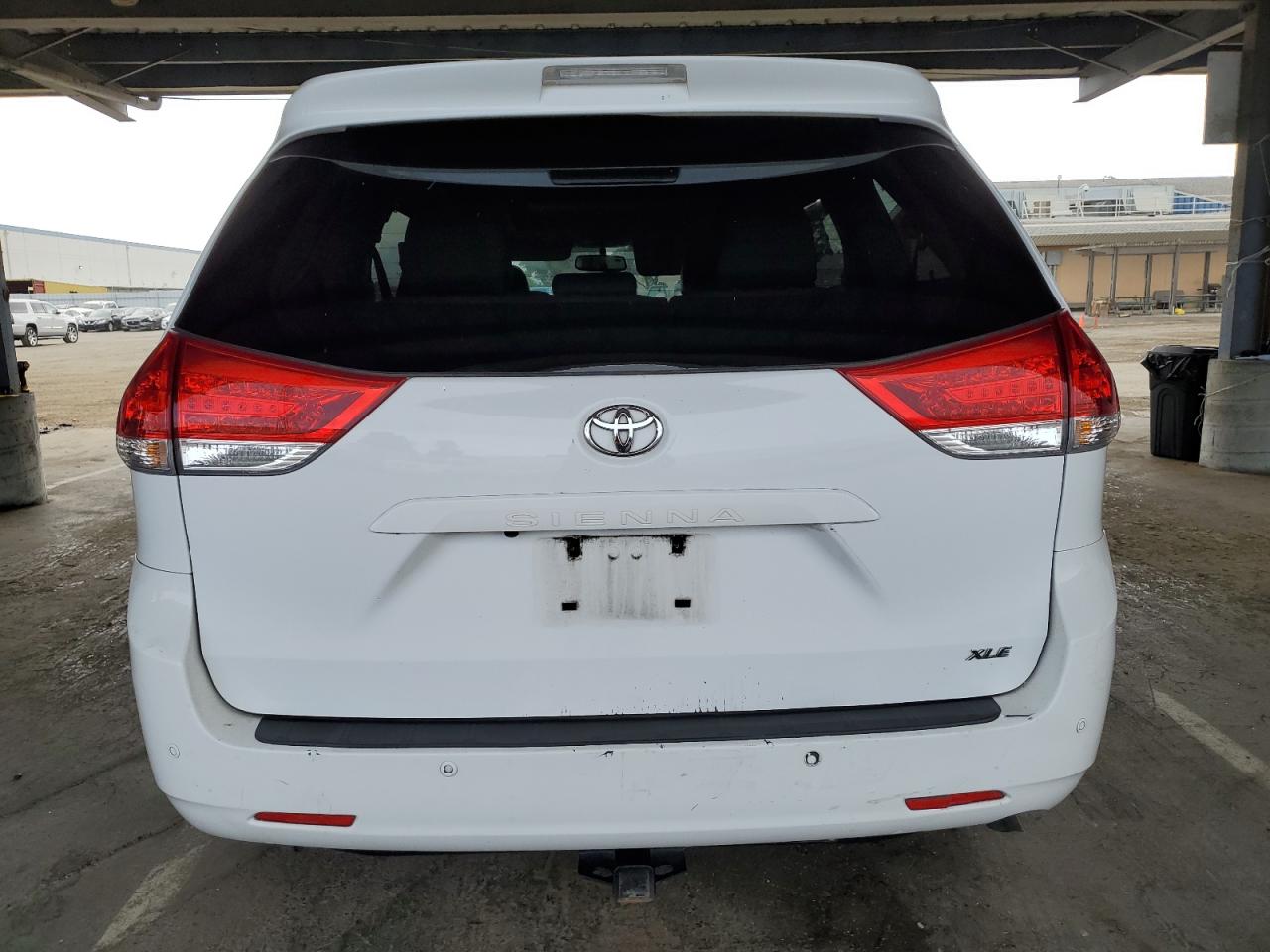 TOYOTA All Models 2012 VIN 5TDYK3DC7CS275496 фото 6