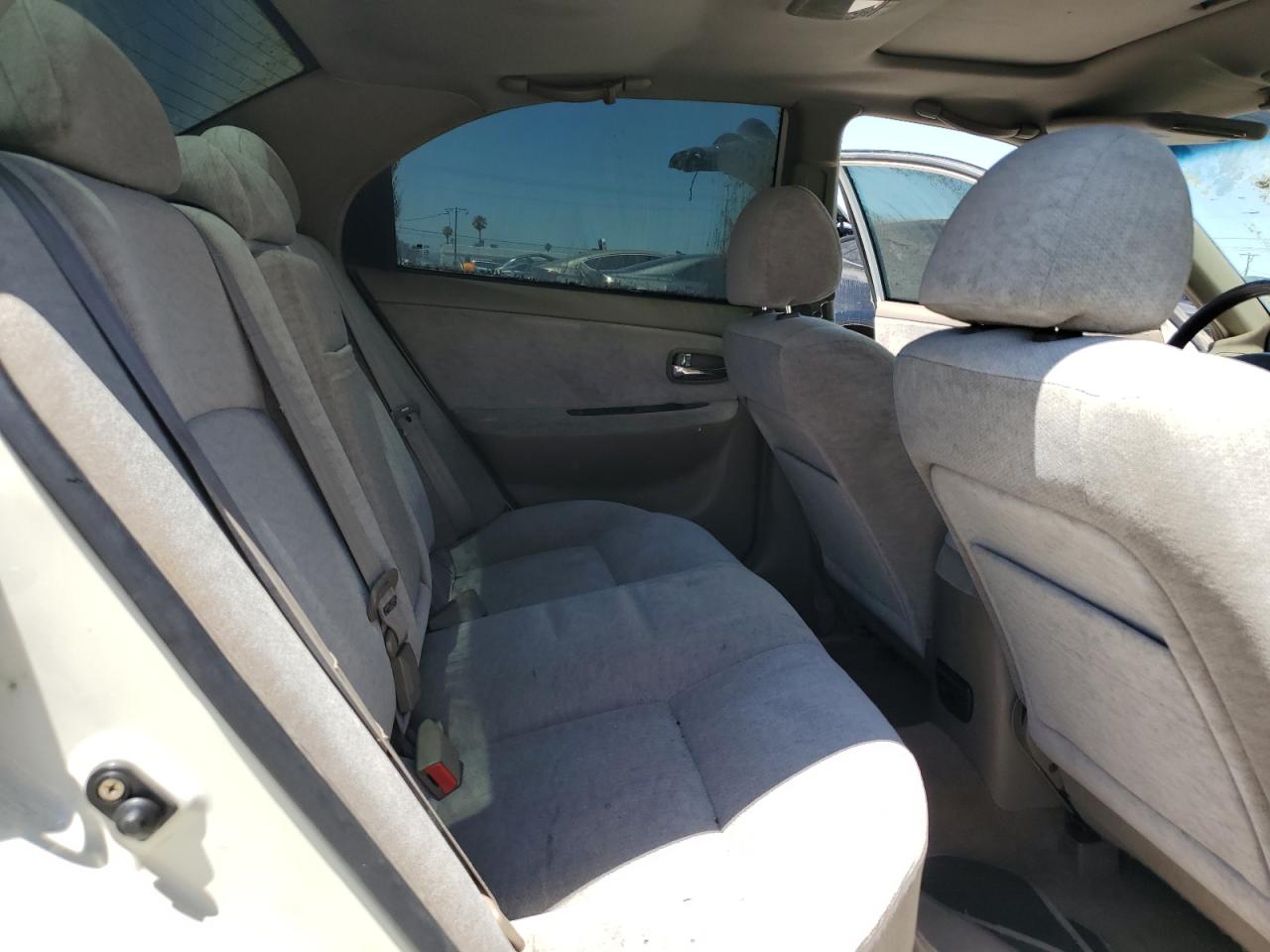 2004 Kia Optima Lx VIN: KNAGD128445308824 Lot: 62962595