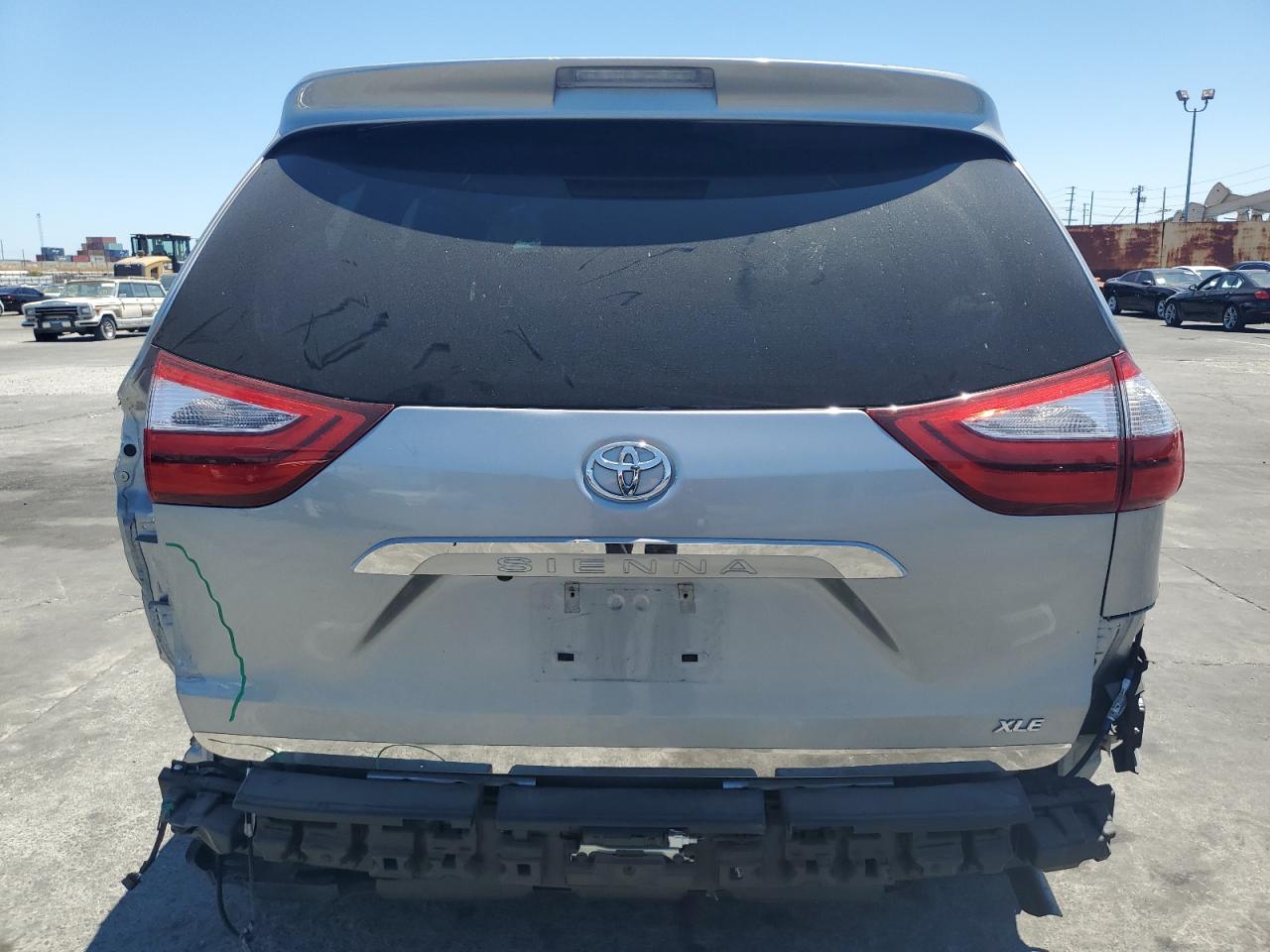 2017 Toyota Sienna Xle VIN: 5TDYZ3DC7HS851736 Lot: 62350585