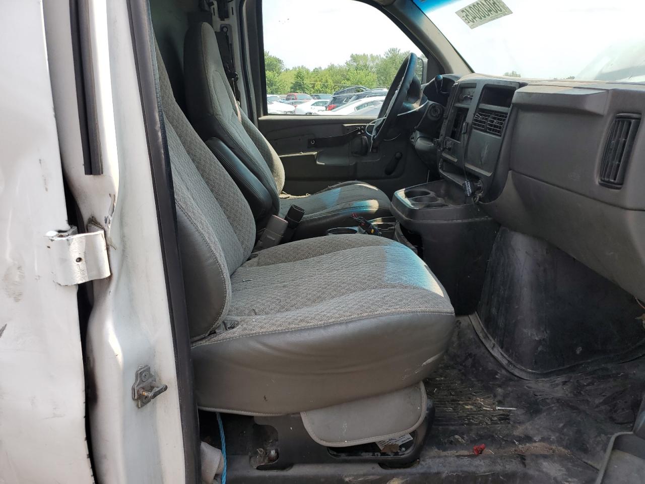 2006 Chevrolet Express G3500 VIN: 1GCHG39U661268110 Lot: 60408045