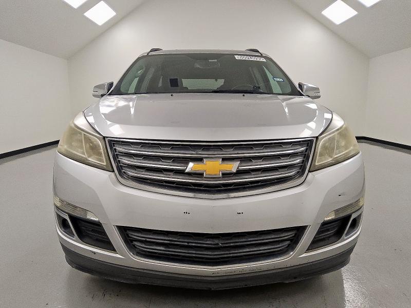  CHEVROLET TRAVERSE 2015 Srebrny