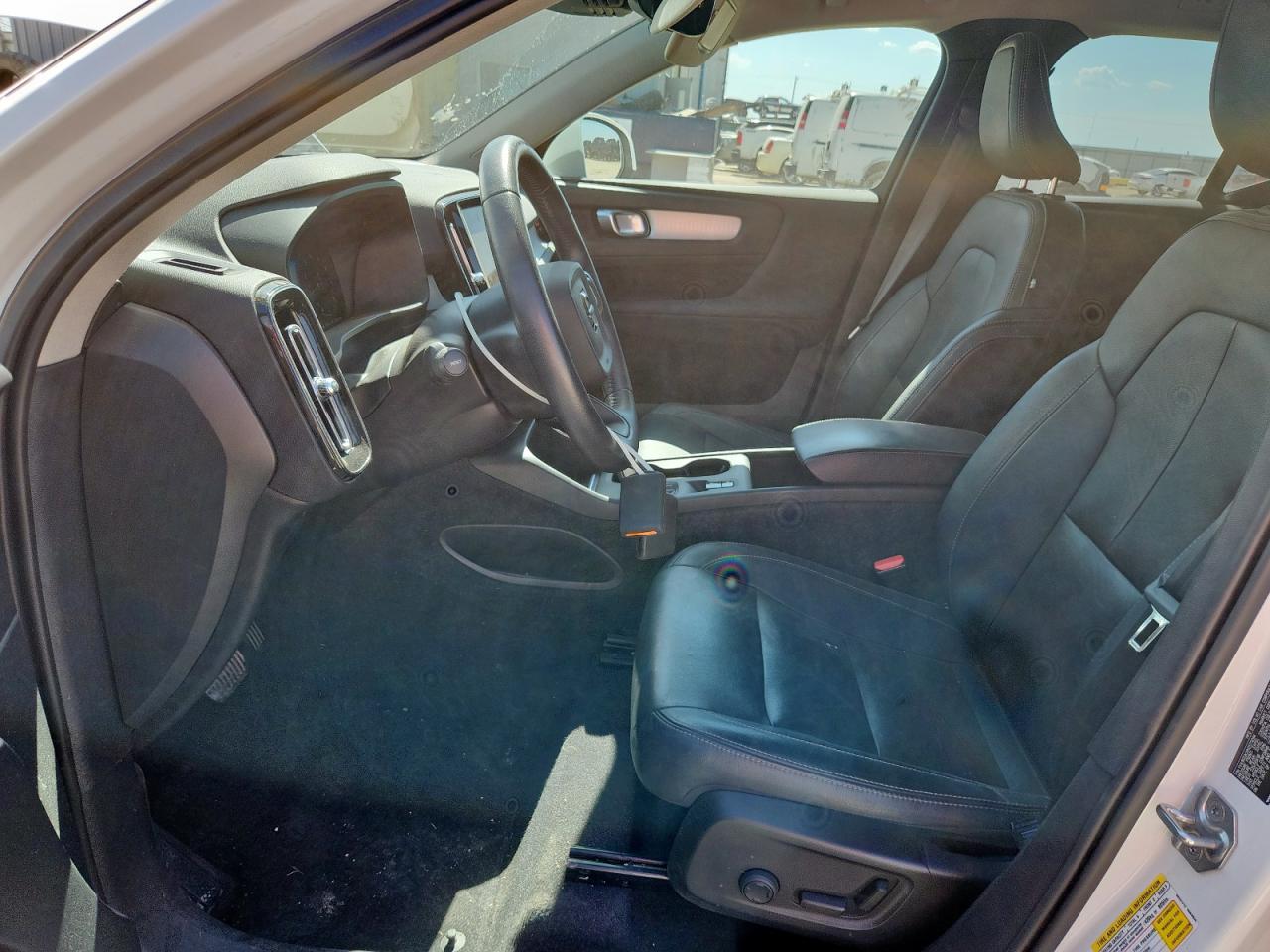 2021 Volvo Xc40 T5 Momentum VIN: YV4162UKXM2573294 Lot: 60966175