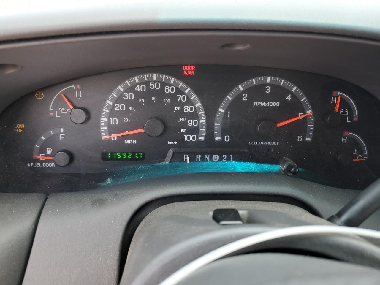 2000 Ford Expedition Xlt VIN: 1FMRU15L2YLB89597 Lot: 60911465