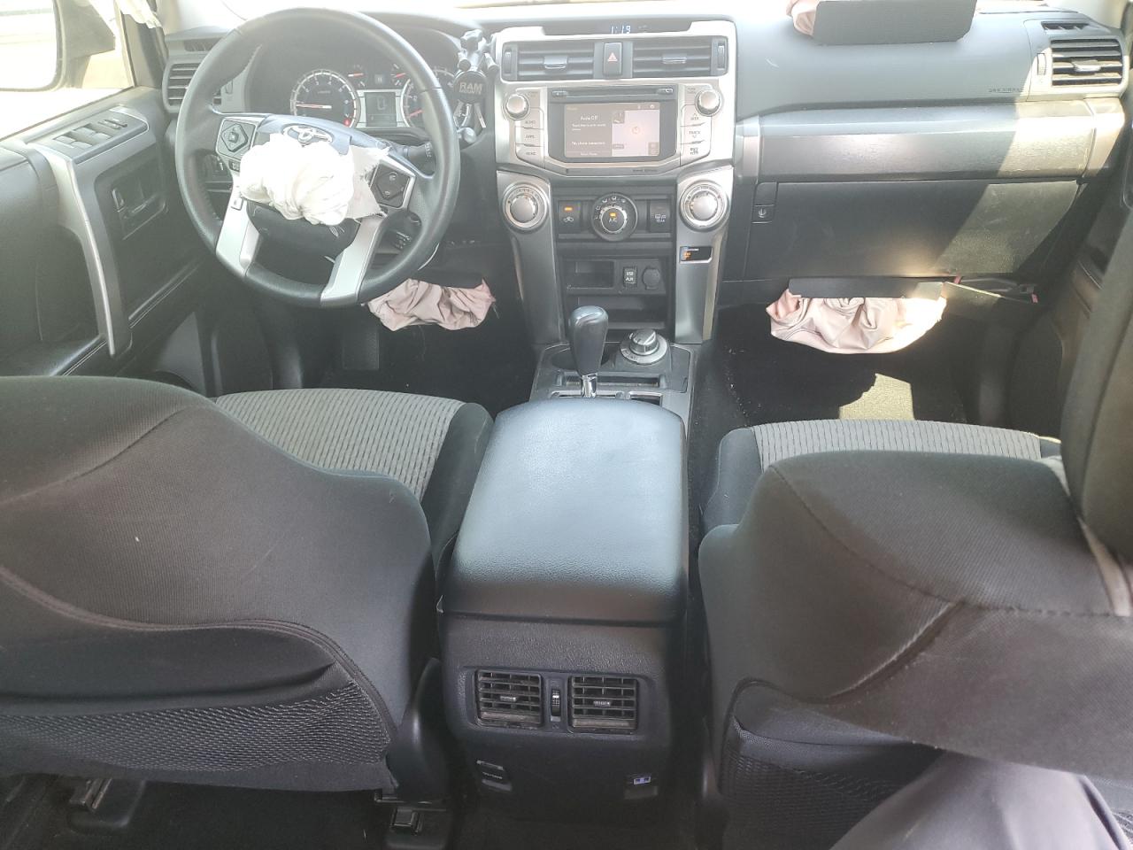 2019 Toyota 4Runner Sr5/Sr5 Premium VIN: JTEBU5JR1K5698756 Lot: 61988015