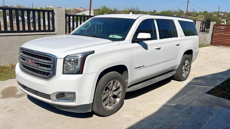 Parquets GMC YUKON 2016 White