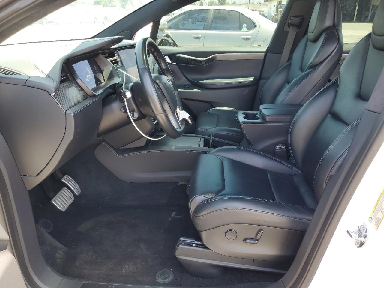 2018 Tesla Model X VIN: 5YJXCBE40JF136127 Lot: 60986185