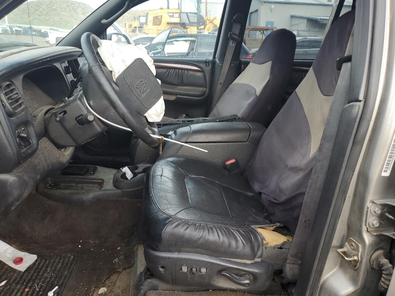 2000 Dodge Durango VIN: 1B4HR28Y3YF288181 Lot: 61958485