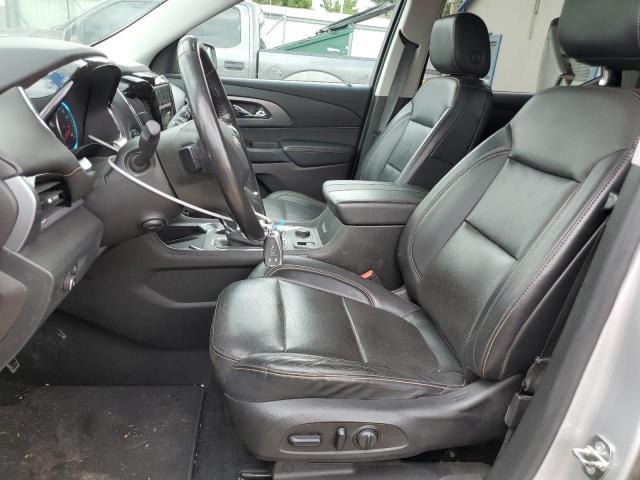  CHEVROLET TRAVERSE 2018 Srebrny