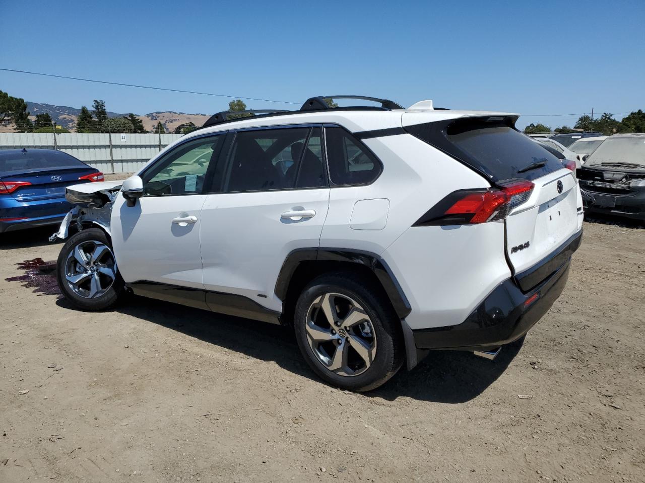 TOYOTA RAV4 2025 VIN JTMCB3FV8SD249377 photo 2