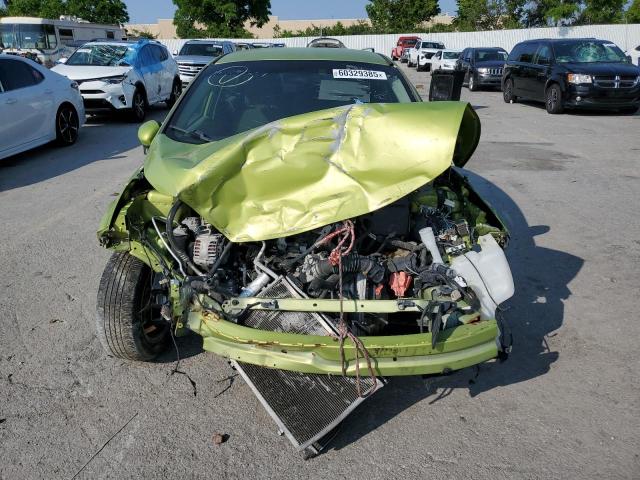 Hatchbacks FORD FIESTA 2013 Green