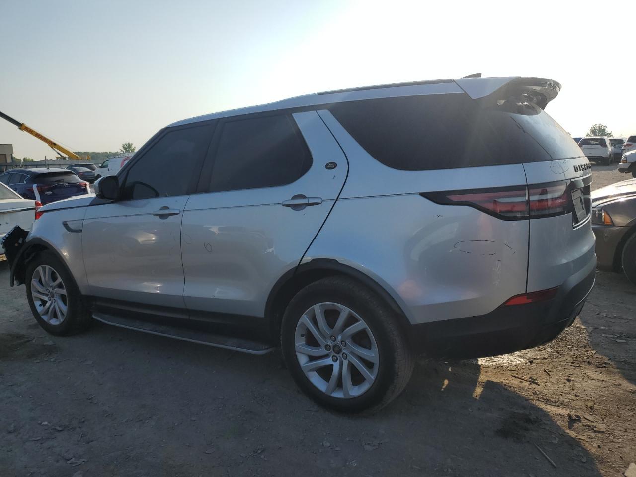 LAND ROVER DISCOVERY 2017 VIN SALRRBBV1HA010634 фото 2
