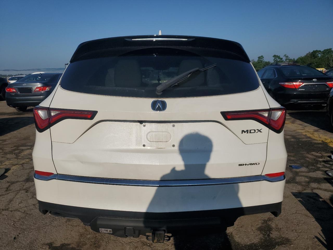 2022 Acura Mdx VIN: 5J8YE1H36NL015957 Lot: 61670675