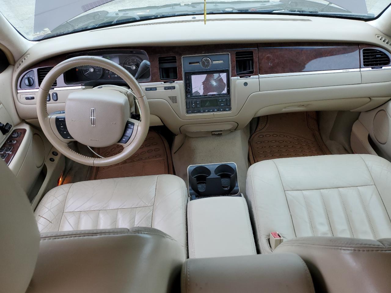 2006 Lincoln Town Car Signature VIN: 1LNHM81W46Y610840 Lot: 61987125