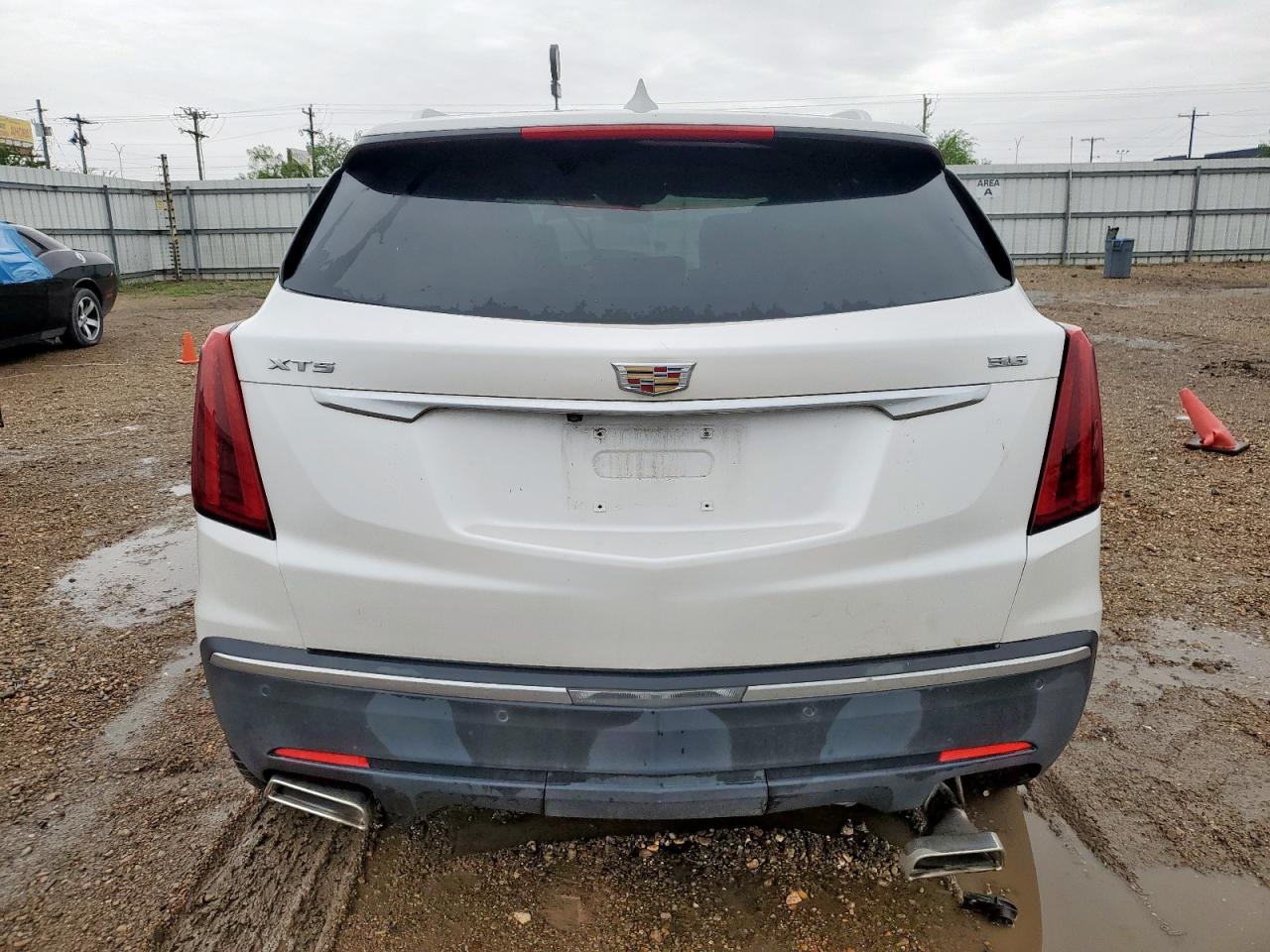 2017 Cadillac Xt5 Luxury VIN: 1GYKNBRS6HZ134944 Lot: 63103775