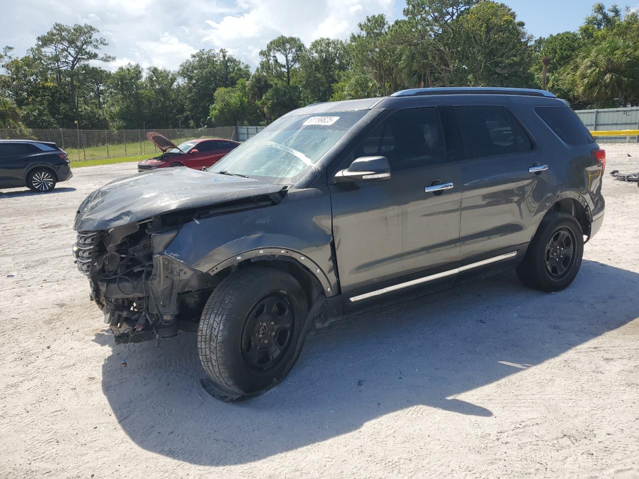 2016 Ford Explorer Limited for Sale in Fort Pierce, FL - Front End