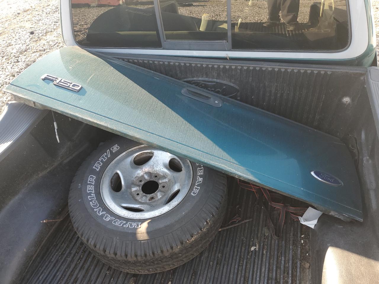 1998 Ford F150 VIN: 1FTZX1762WKA96875 Lot: 62563015