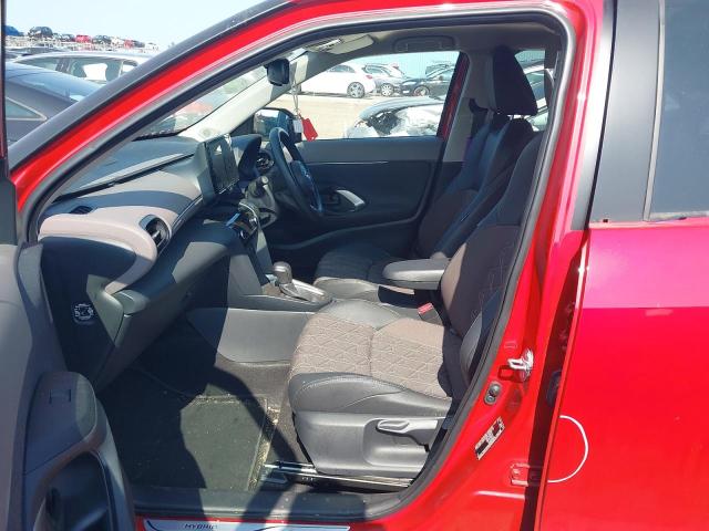 2024 TOYOTA YARIS CROS