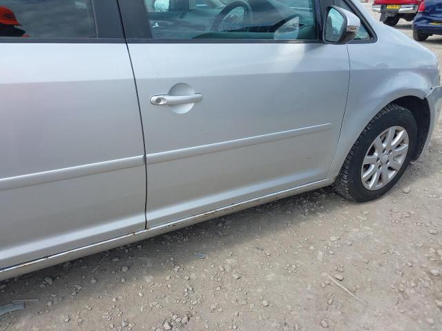 2011 VOLKSWAGEN TOURAN SE