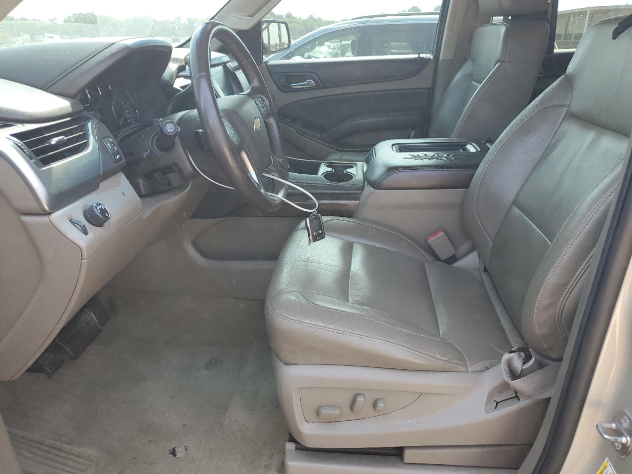 2015 Chevrolet Suburban C1500 Lt VIN: 1GNSCJKC3FR688357 Lot: 61995485