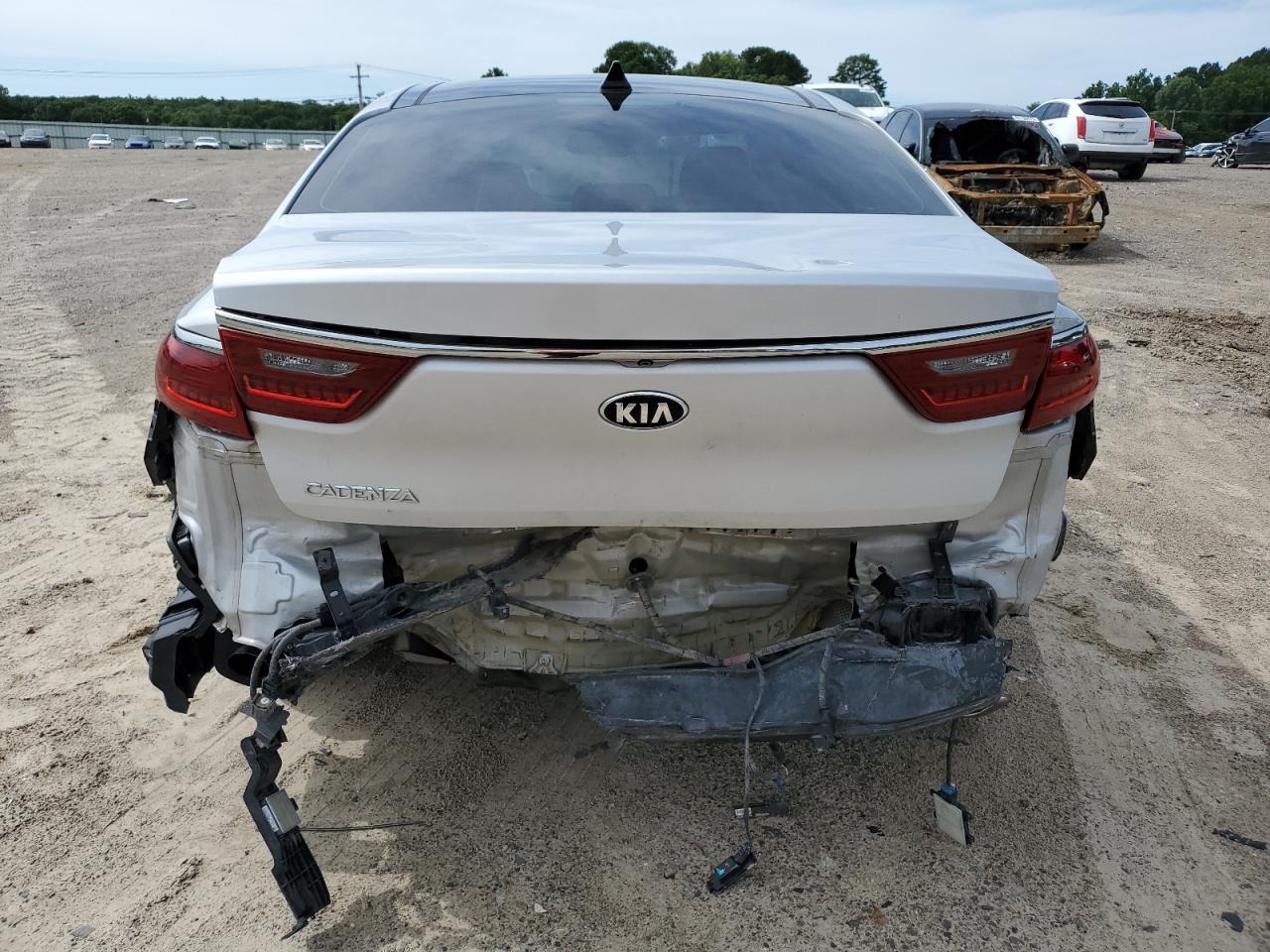 2017 Kia Cadenza Premium VIN: KNALC4J19H5093468 Lot: 61594195