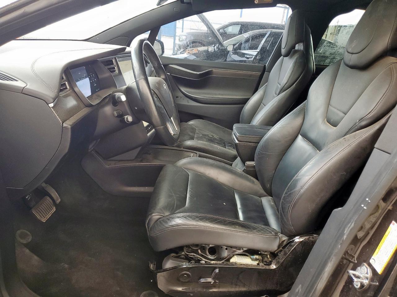 2016 Tesla Model X VIN: 5YJXCBE20GF011037 Lot: 62162895