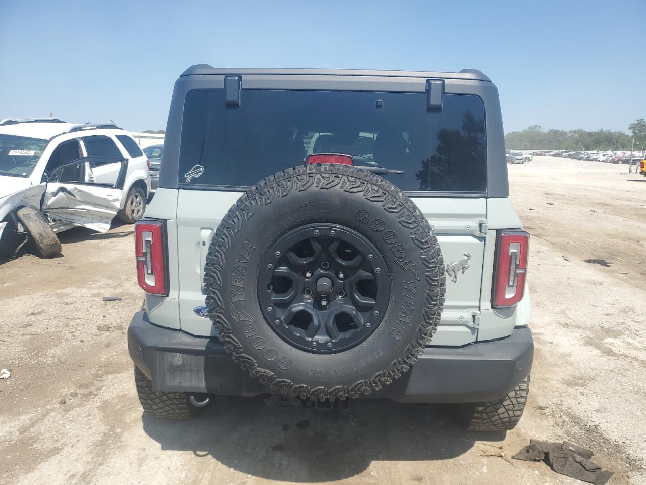 2022 Ford Bronco Base VIN: 1FMEE5DPXNLB59461 Lot: 60101765