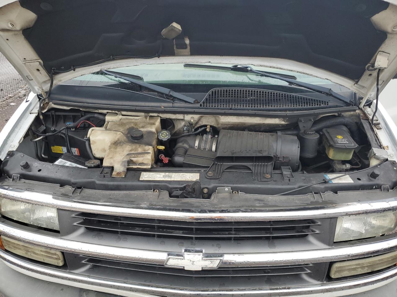 2001 Chevrolet Express G1500 VIN: 1GNFG15R111206689 Lot: 61071575
