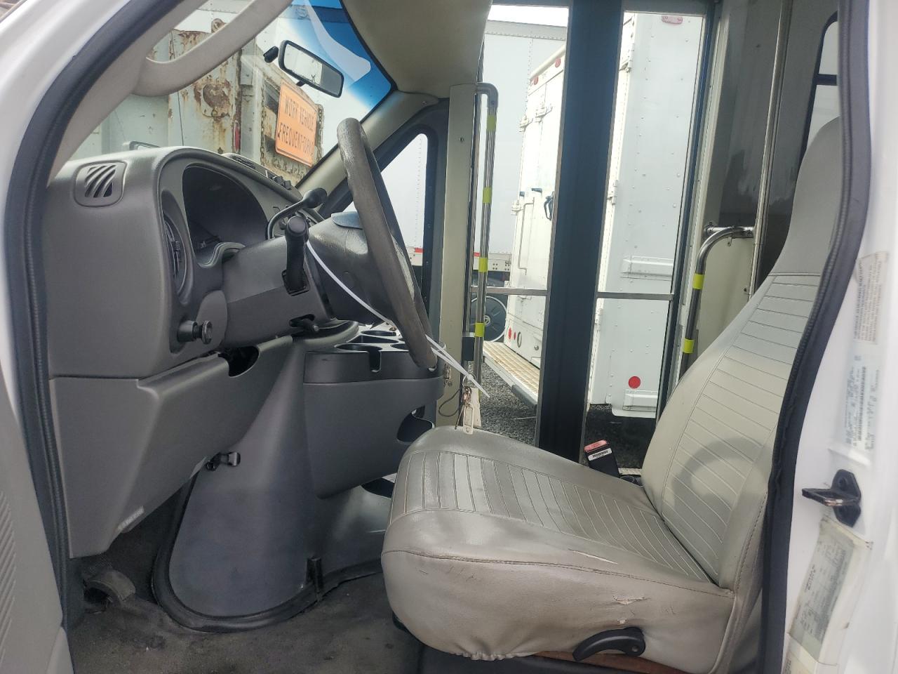 2007 Ford Econoline E450 Super Duty Cutaway Van VIN: 1FDXE45P47DA58754 Lot: 59593625