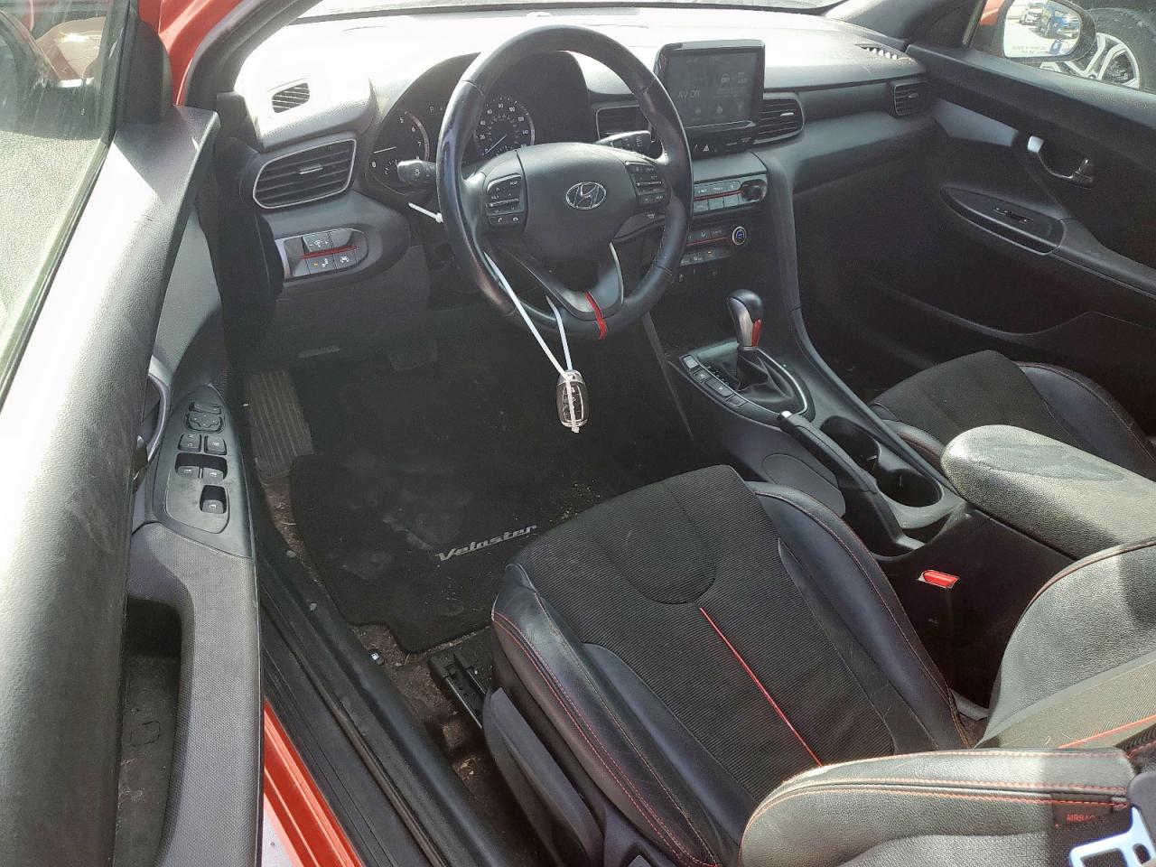 2019 Hyundai Veloster Base VIN: KMHTG6AFXKU002926 Lot: 61302865