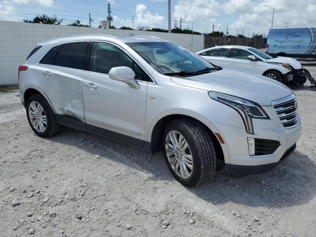  CADILLAC XT5 2018 Srebrny