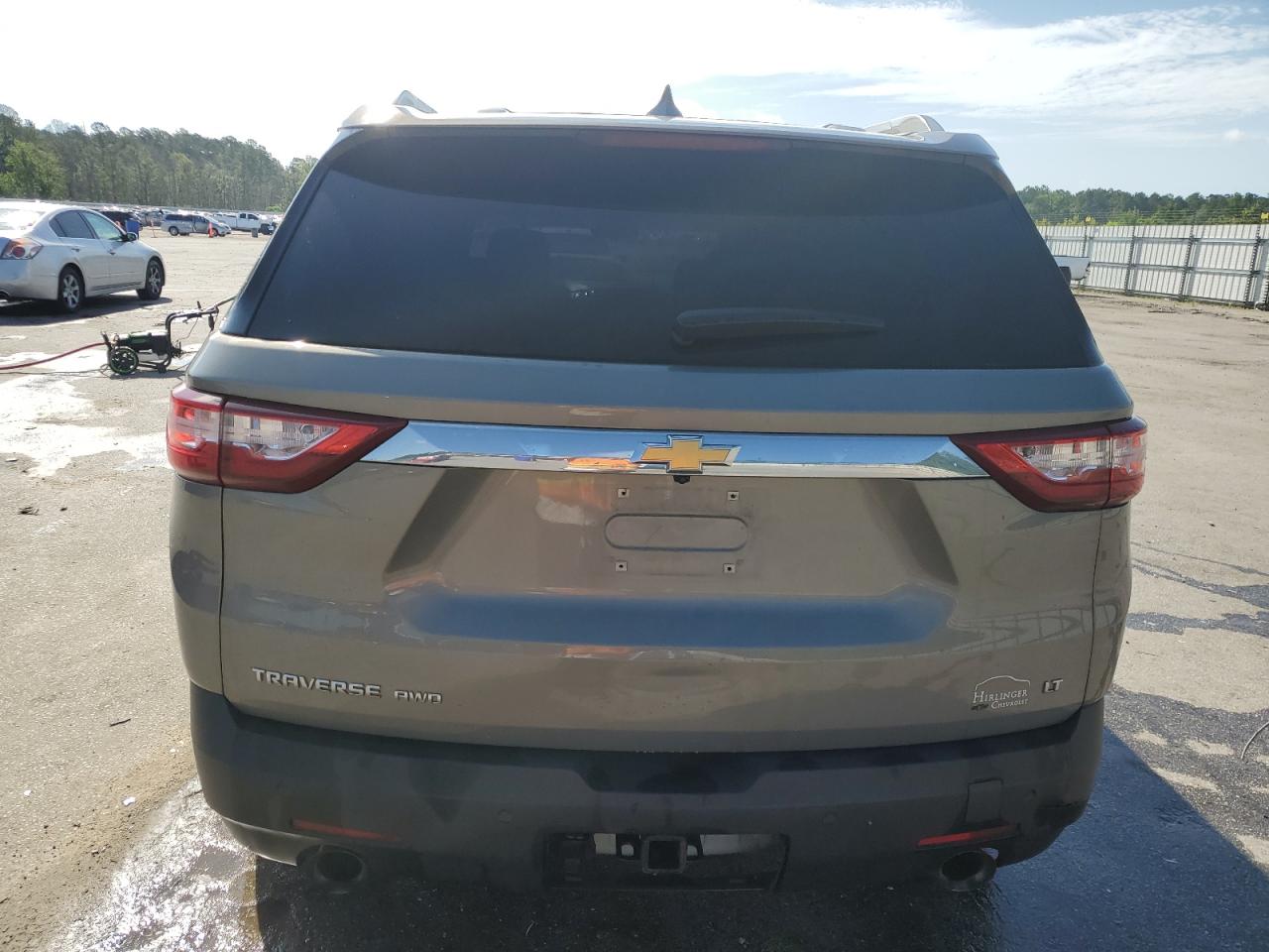 2018 Chevrolet Traverse Lt VIN: 1GNEVGKW2JJ261067 Lot: 61039875