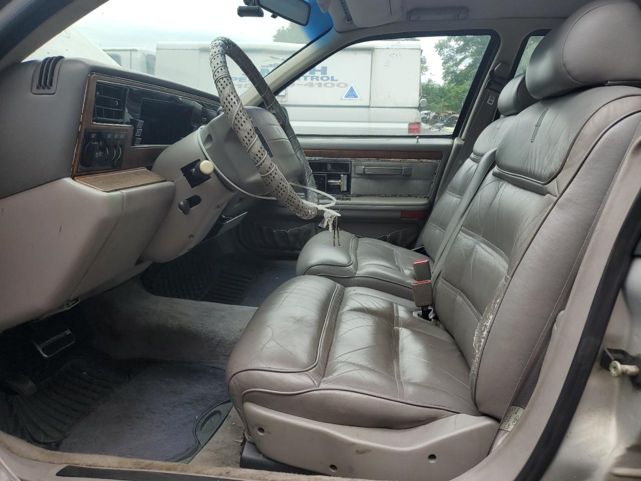 1990 Lincoln Continental VIN: 1LNCM9748LY822626 Lot: 62353095