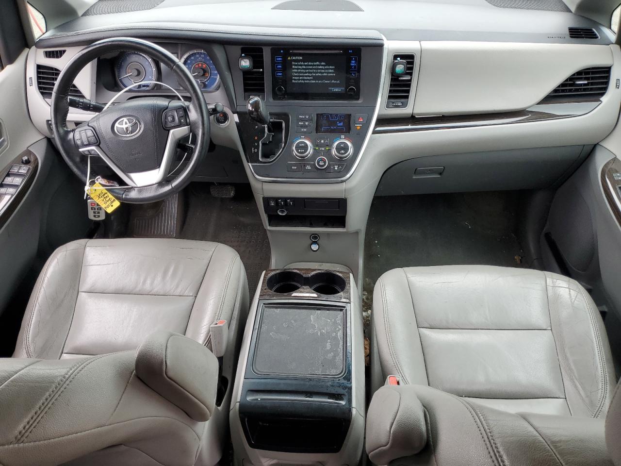 2015 Toyota Sienna Xle VIN: 5TDYK3DC8FS633435 Lot: 62221955