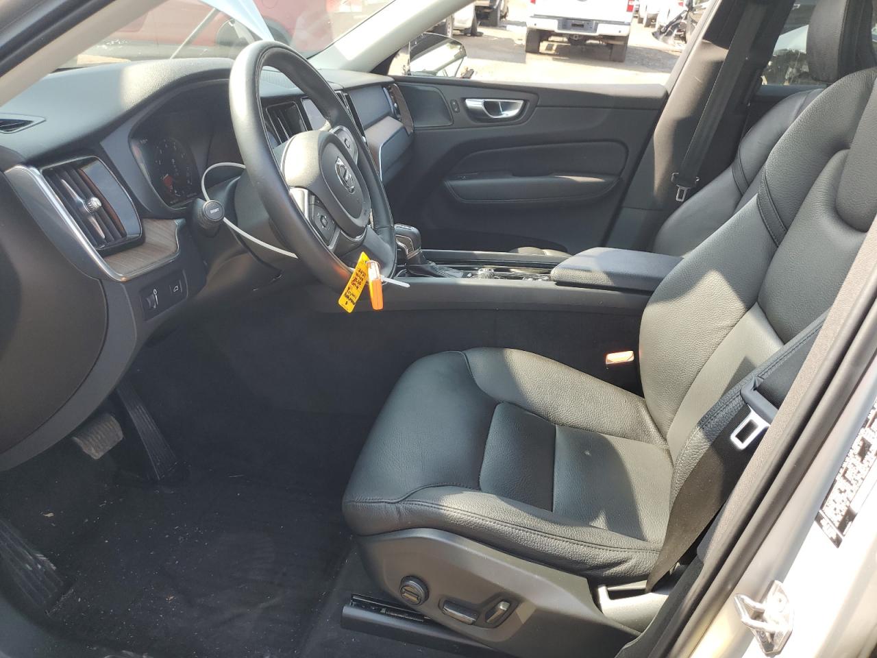 2021 Volvo Xc60 T5 Momentum VIN: YV4102RK2M1882161 Lot: 59309015