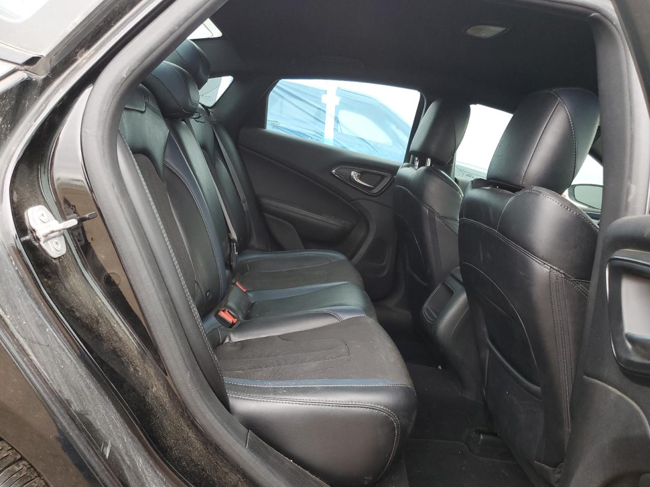 2015 Chrysler 200 S VIN: 1C3CCCDGXFN639354 Lot: 63089125