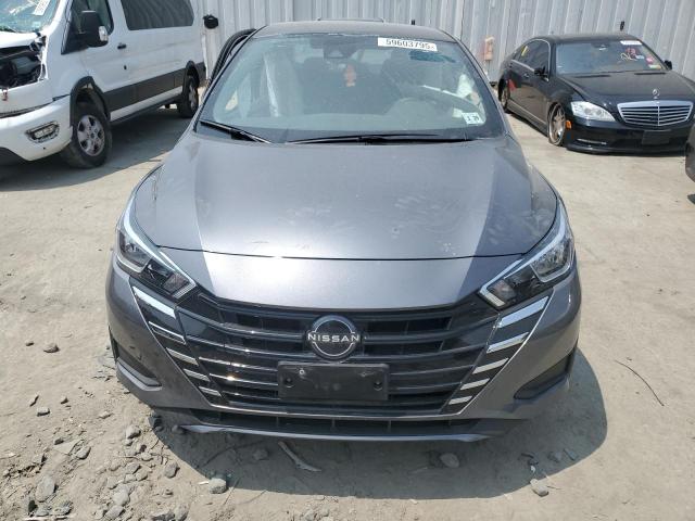  NISSAN VERSA 2024 Серый